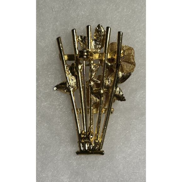 Lovely Vintage Gold Tone Mesh Roses On A Trellis Brooch - Picture 2 of 2